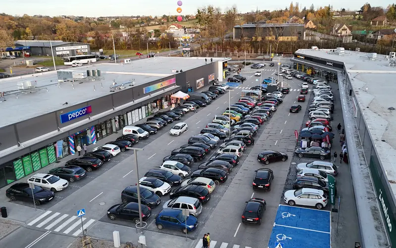 Aerial view of the car park and frontage of Viva Park Cieszyn retail park