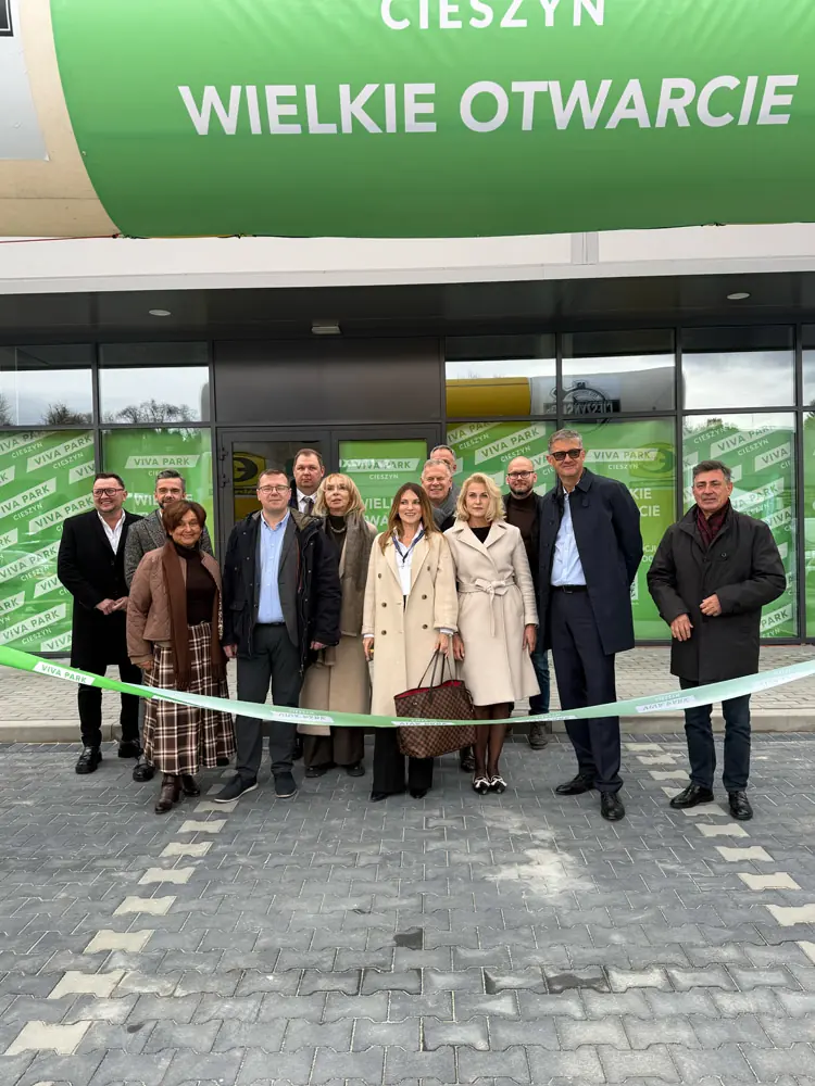 Ribbon-cutting ceremony at the opening of Viva Park Cieszyn